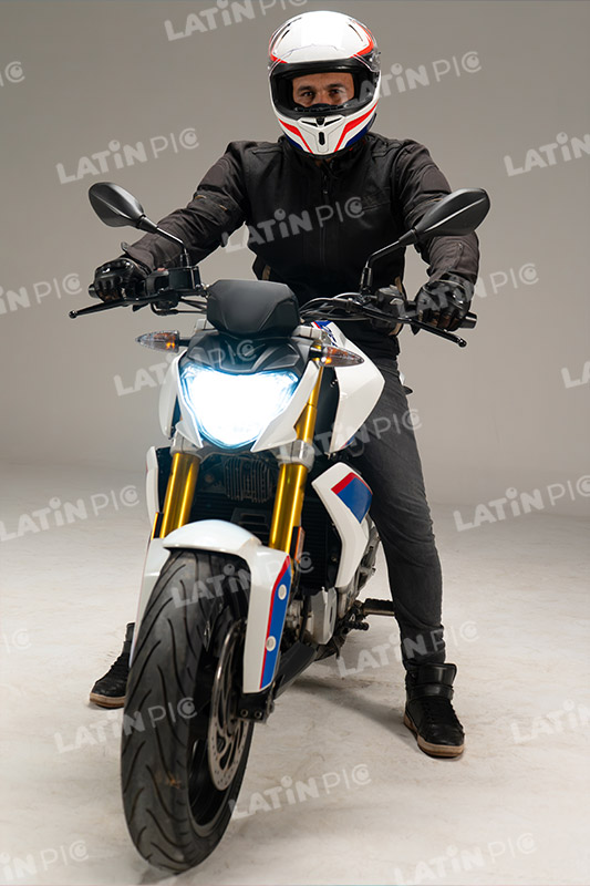 motocicleta-piloto-hombre-casco-128