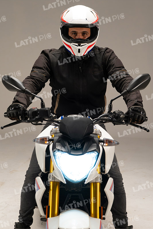 motocicleta-piloto-hombre-casco-129