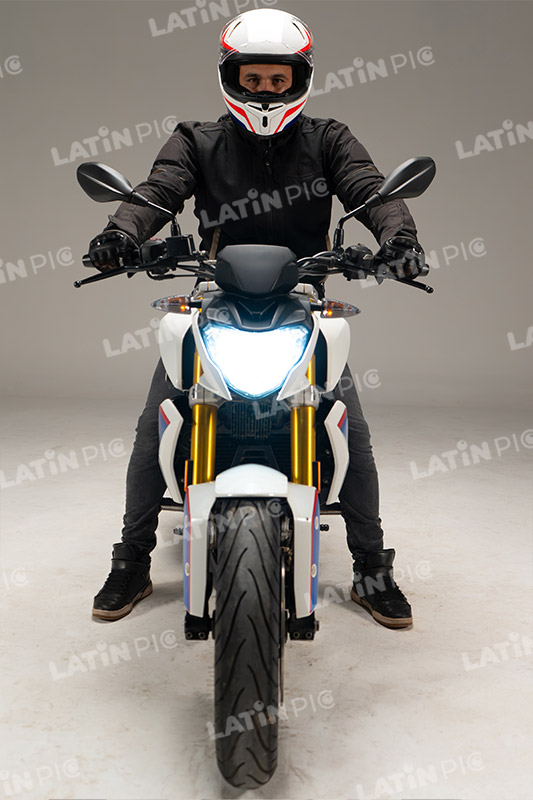 motocicleta-piloto-hombre-casco-130
