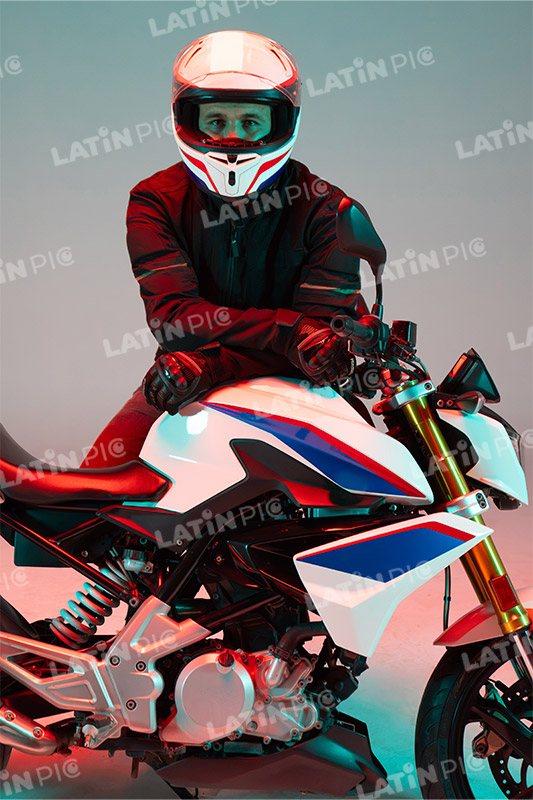 motocicleta-piloto-hombre-casco-133