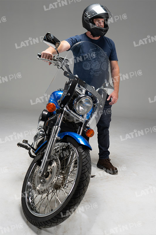 motocicleta-piloto-hombre-casco-136