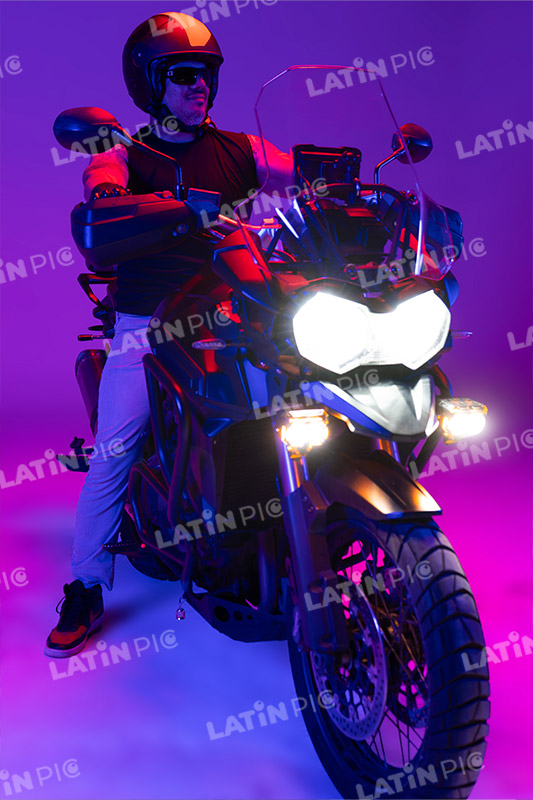 motocicleta-piloto-hombre-casco-170