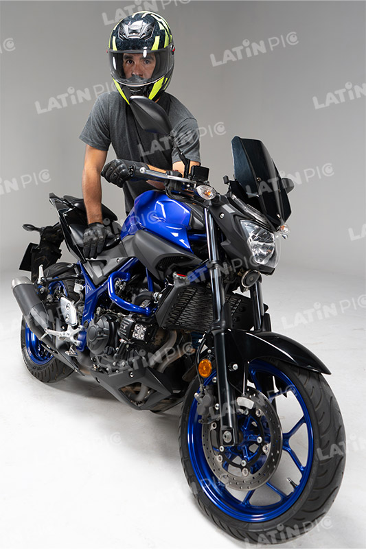 motocicleta-piloto-hombre-casco-91