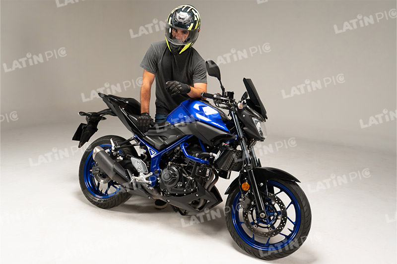 motocicleta-piloto-hombre-casco-92