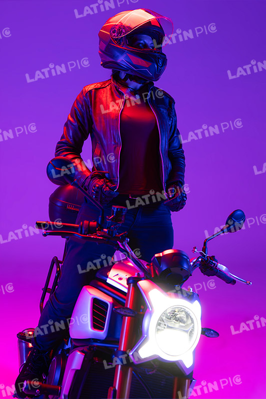 motocicleta-piloto-mujer-casco-192