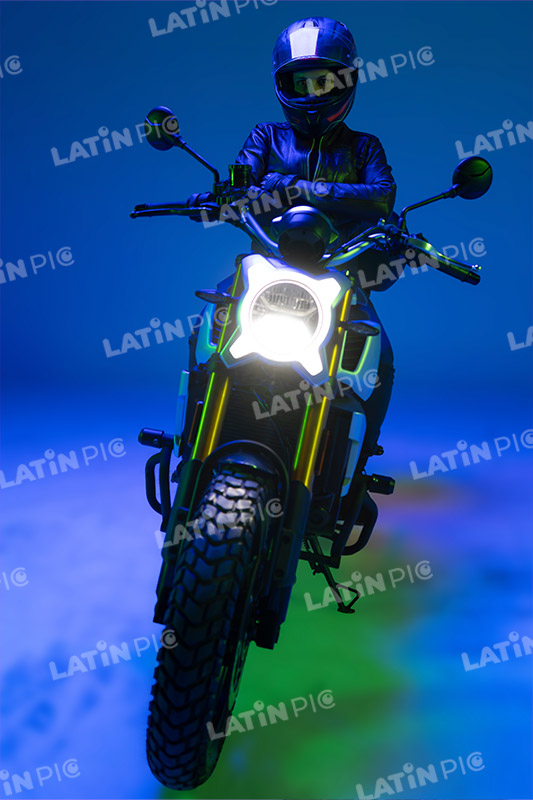motocicleta-piloto-mujer-casco-197