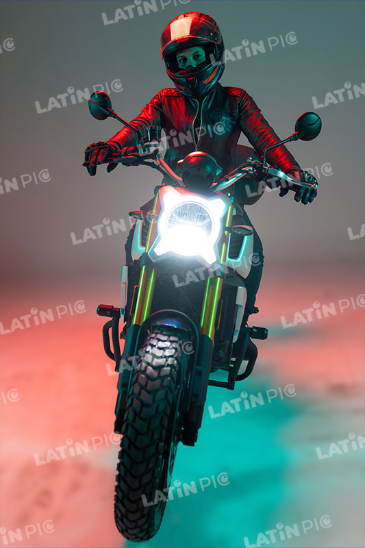 motocicleta-piloto-mujer-casco-198