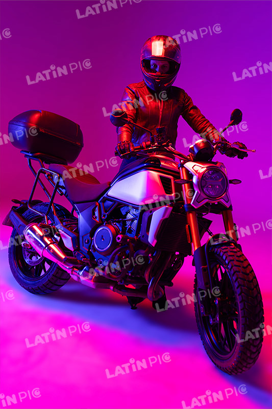 motocicleta-piloto-mujer-casco-202