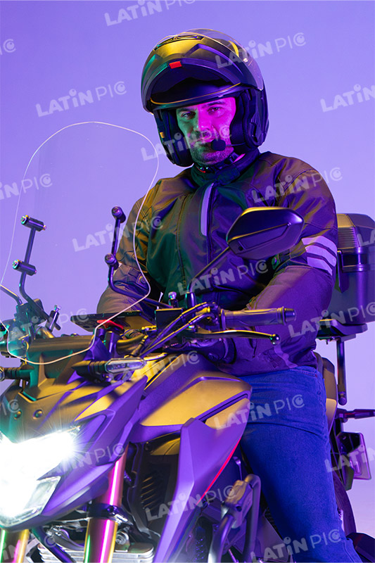 motocicleta-piloto-hombre-casco-217