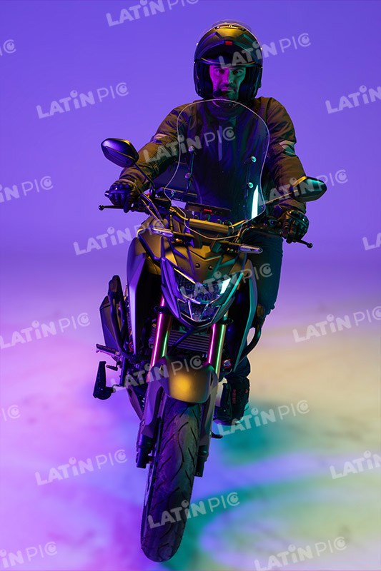 motocicleta-piloto-hombre-casco-222