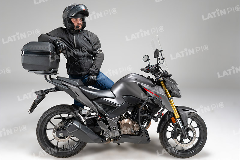motocicleta-piloto-hombre-casco-231