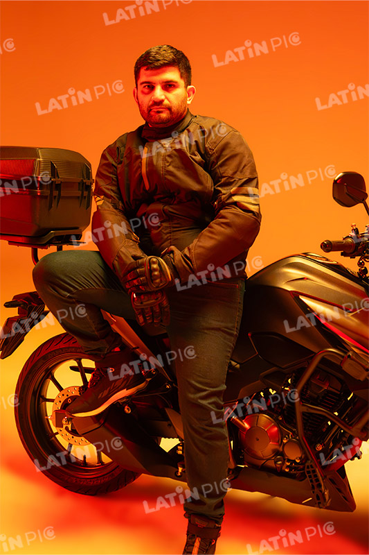 motocicleta-piloto-hombre-casco-233