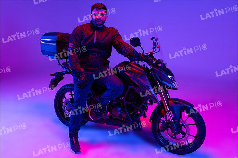 motocicleta-piloto-hombre-casco-234