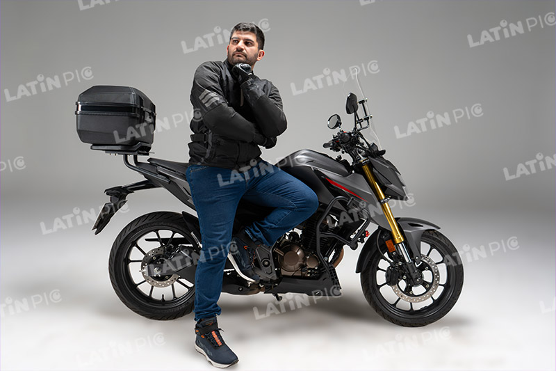 motocicleta-piloto-hombre-casco-236