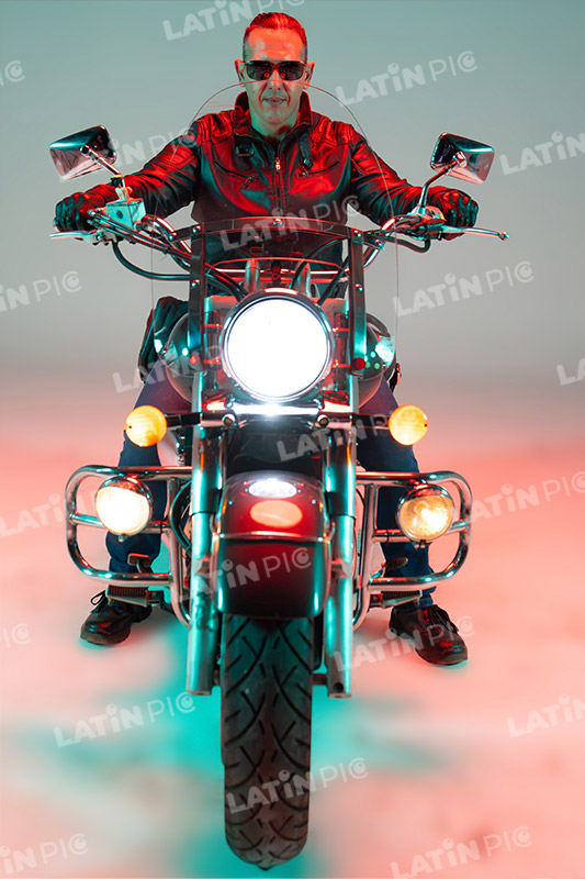 motocicleta-piloto-hombre-casco-239