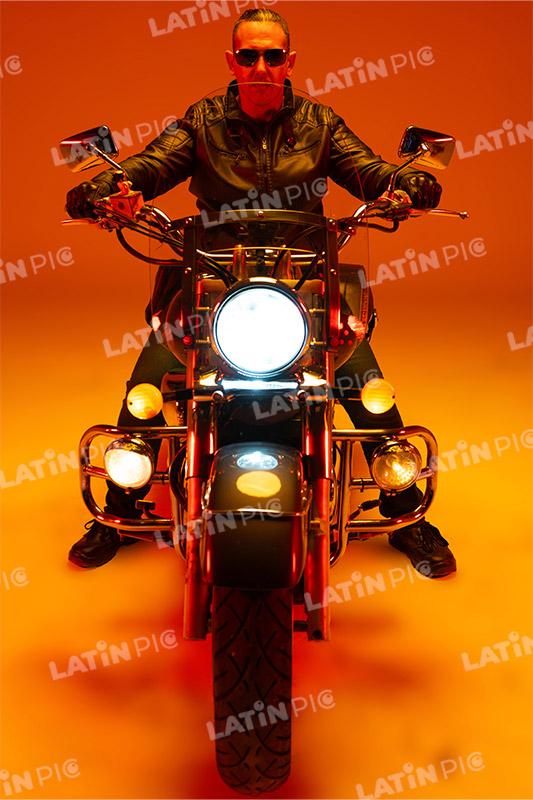 motocicleta-piloto-hombre-casco-242