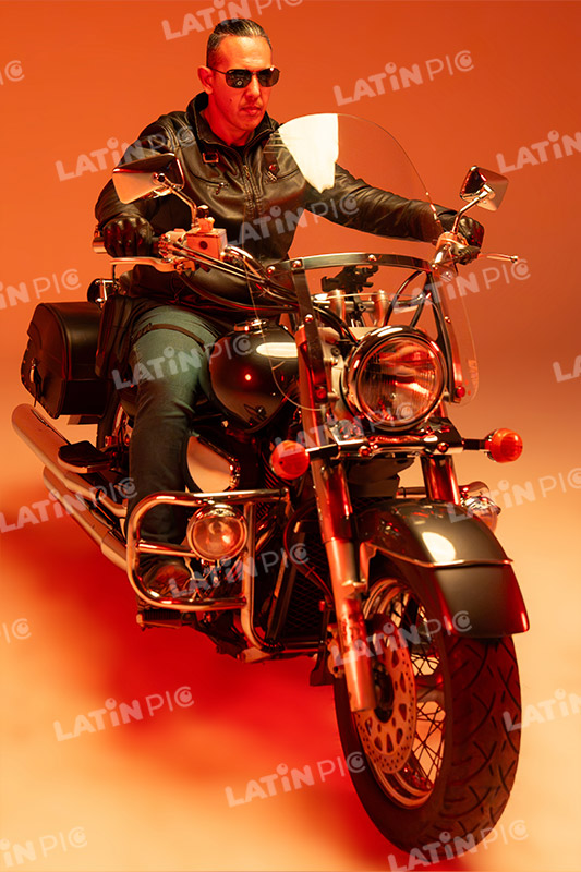 motocicleta-piloto-hombre-casco-243
