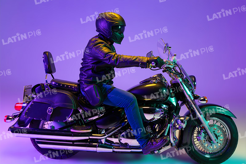motocicleta-piloto-hombre-casco-252