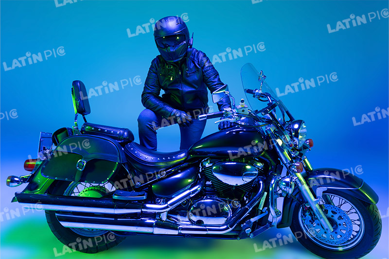 motocicleta-piloto-hombre-casco-260