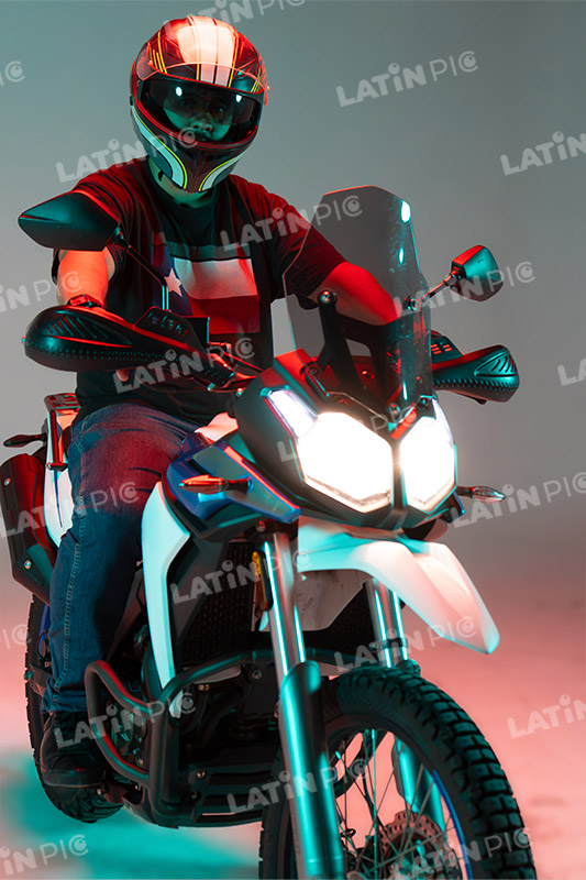 motocicleta-piloto-hombre-casco-287