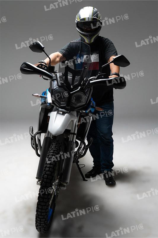 motocicleta-piloto-hombre-casco-290