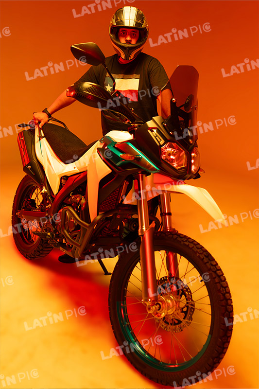 motocicleta-piloto-hombre-casco-293