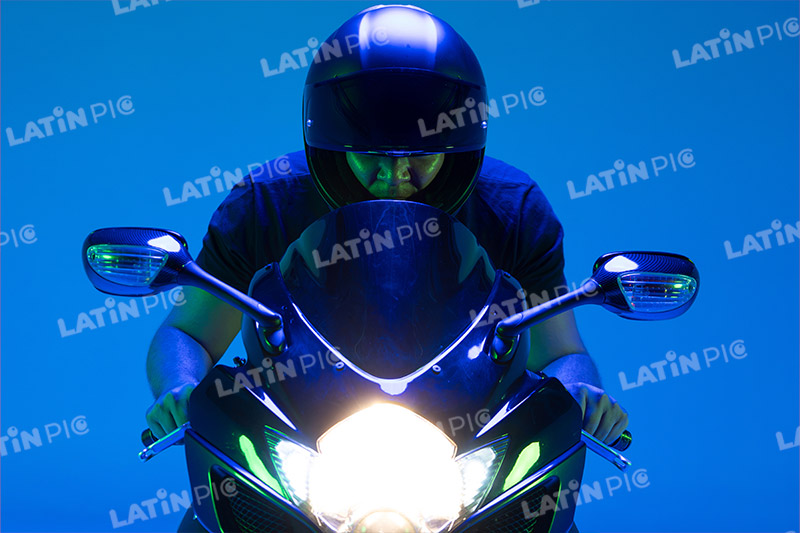 motocicleta-piloto-hombre-casco-302