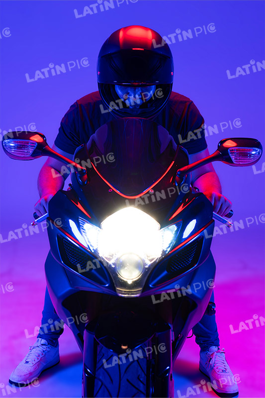 motocicleta-piloto-hombre-casco-303