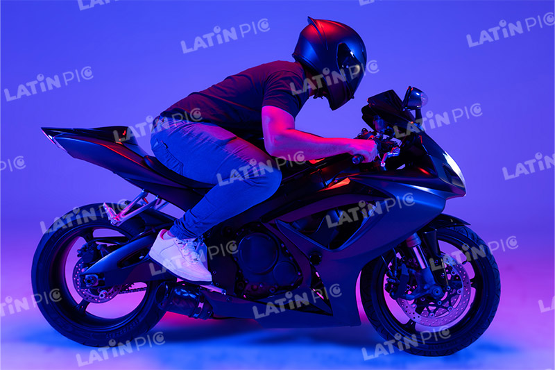motocicleta-piloto-hombre-casco-307
