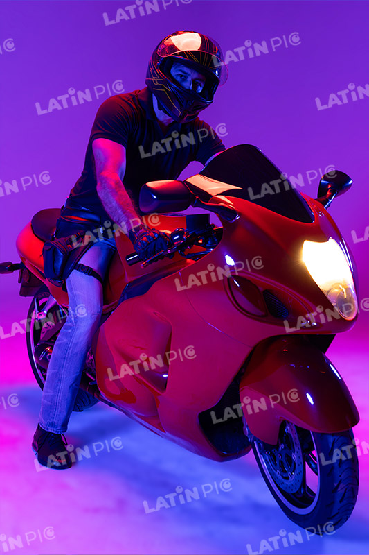 motocicleta-piloto-hombre-casco-322