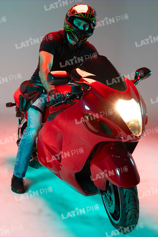 motocicleta-piloto-hombre-casco-323