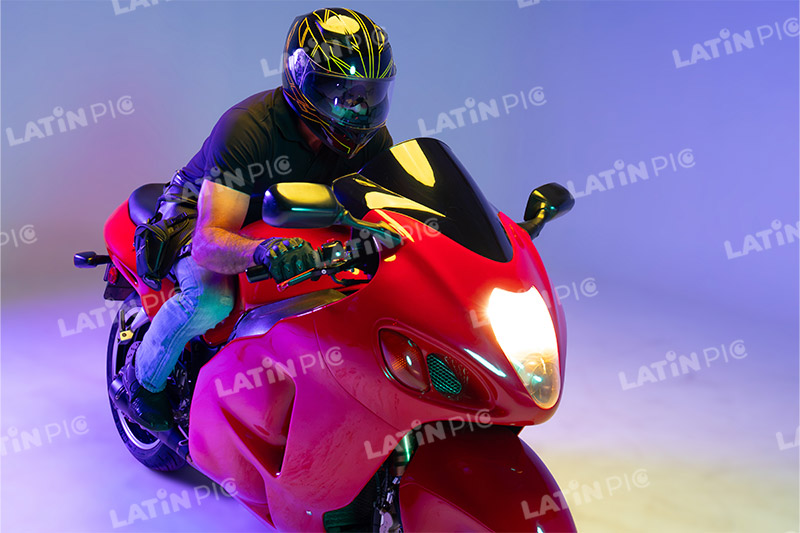 motocicleta-piloto-hombre-casco-325