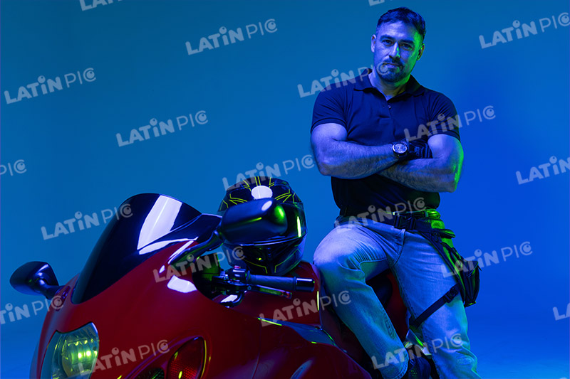motocicleta-piloto-hombre-casco-334